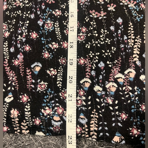 Black Floral Maternity Top! - Picture 12 of 15